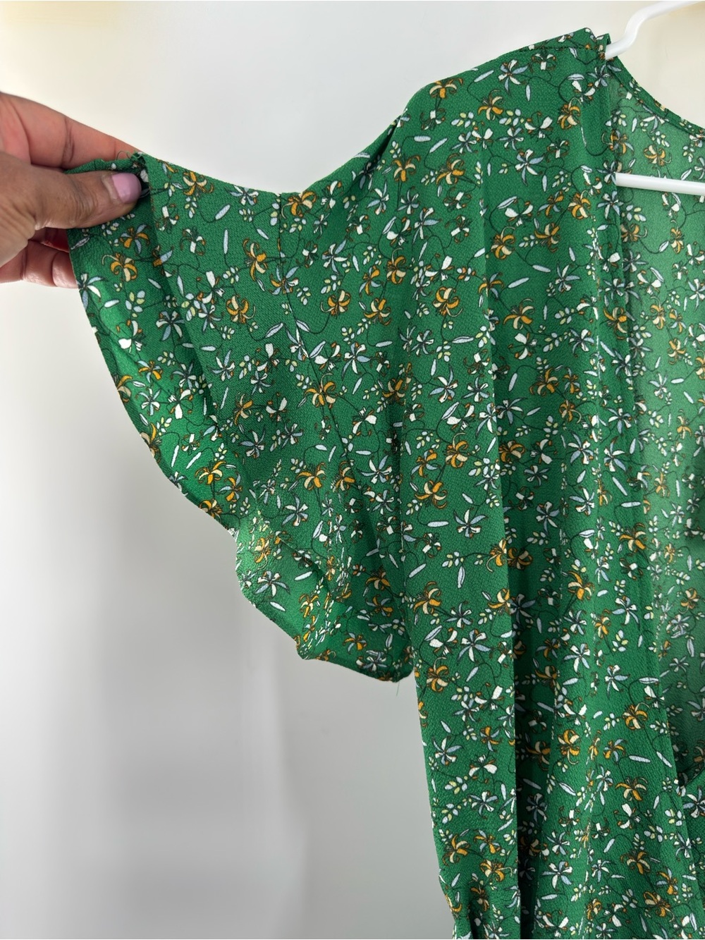 Max Studio 1X Green Floral True Wrap Midi Dress Flutter Sleeve NWT - Picture 4 of 10